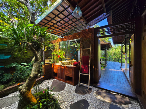 4DC8FEA0-66B8-4666-A98C-314AA27AC48C_4_5005_c